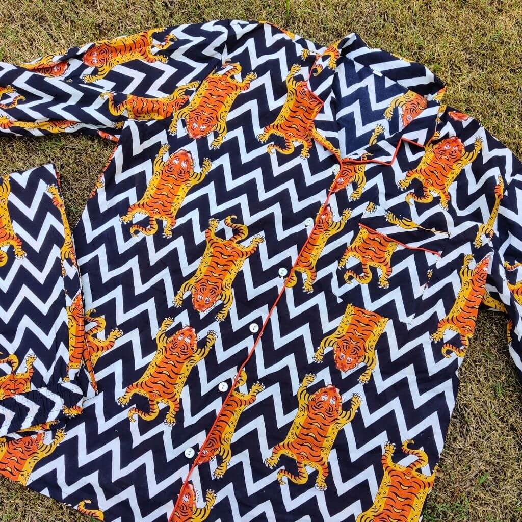 Black & White Tiger Cotton Night suit - GHAAVI.