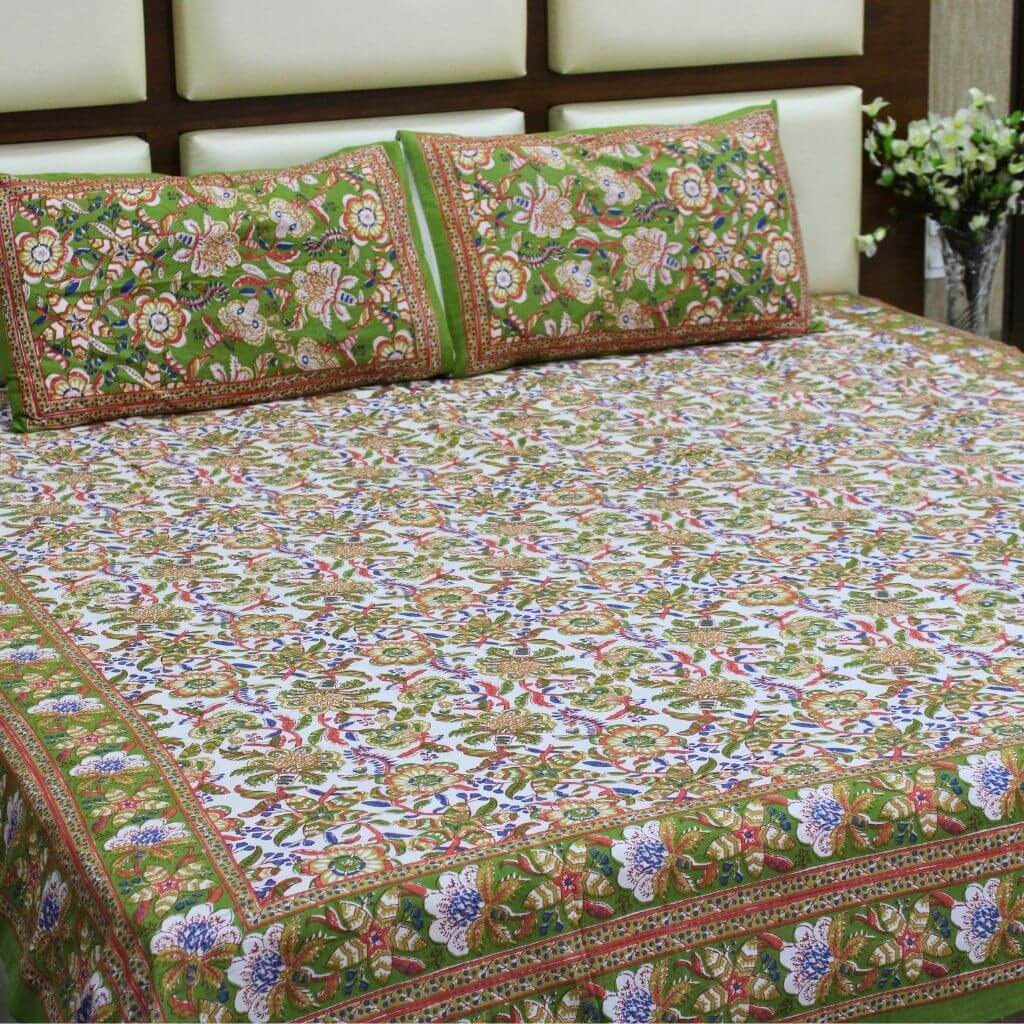 Green White Floral Print Bedsheet set - GHAAVI.