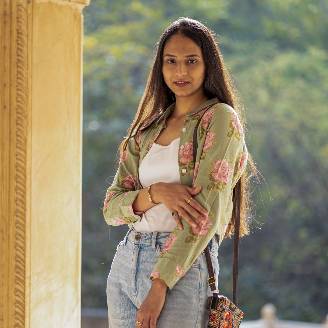 Guldasta Green Cotton flex Crop shirt - GHAAVI.