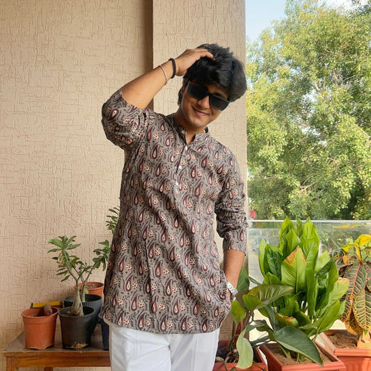 Shehzaad Paisley Men Short Kurta