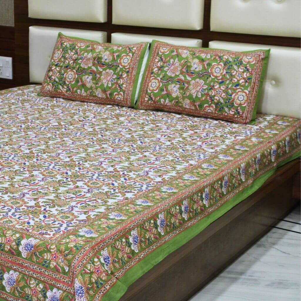 Green White Floral Print Bedsheet set - GHAAVI.