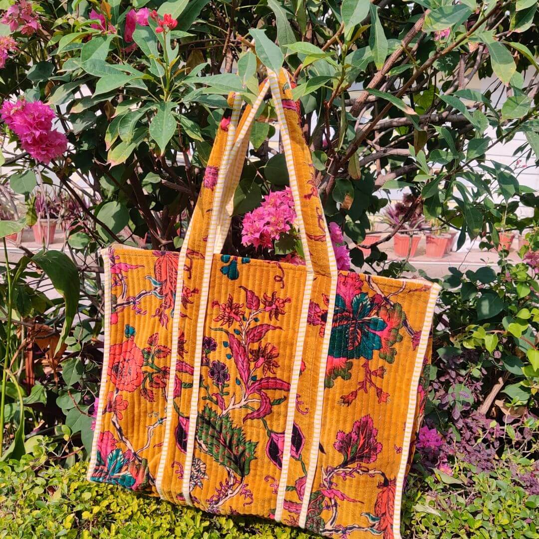 Gullying Cotton Velvet Quilted Tote Bag - GHAAVI.
