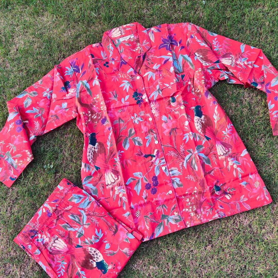 Red Bird paradise Print Night suit - GHAAVI.